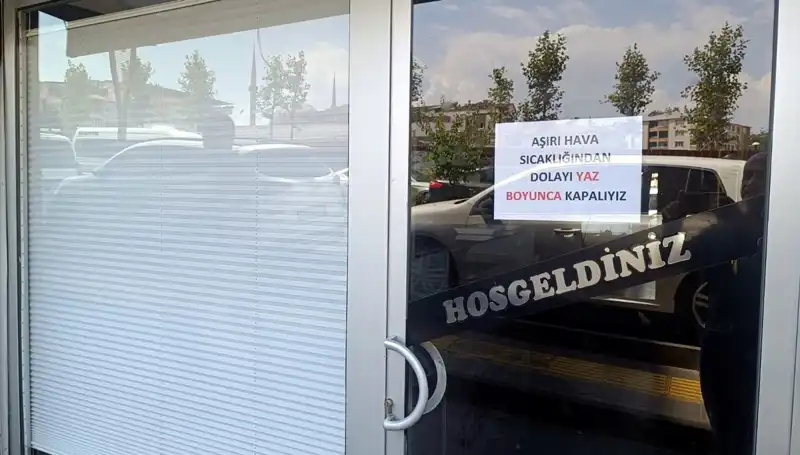 Afrika Sıcakları Esnafı Vurdu: Yaz Boyu Dükkanlar Kapatıldı
