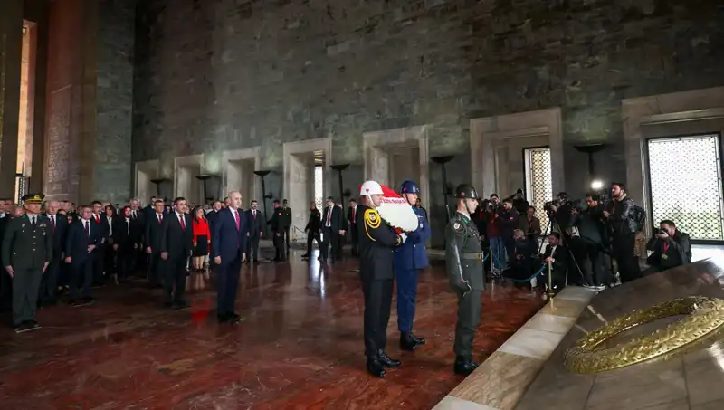 Devlet Erkanı Anıtkabir'de Toplandı: Anma Töreni Coşkusu
