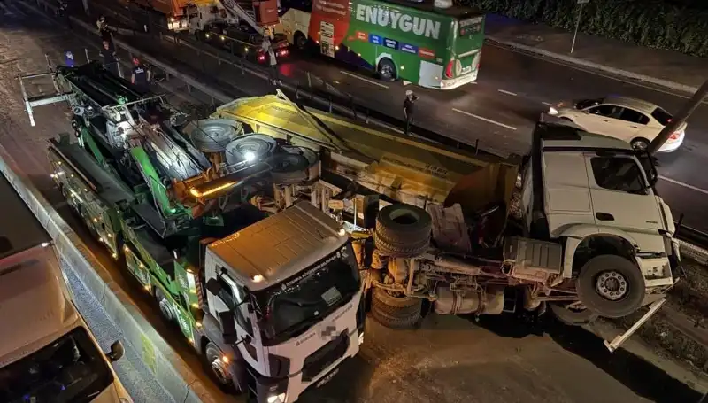 Hafriyat Kamyonu Devrildi: İşte O Anlar ve Sonrası