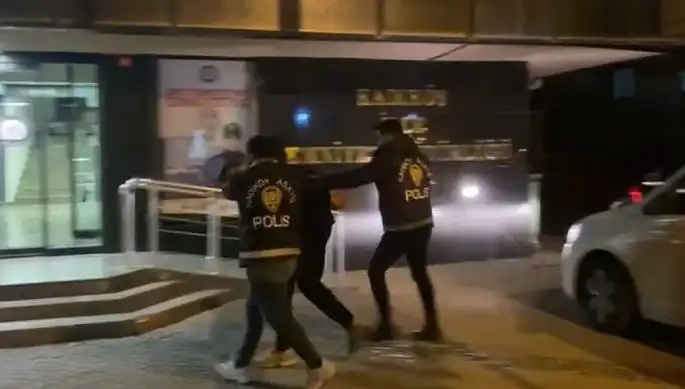 Galatasaray Taraftarını Silahla Yaralayan Fail Yakalandı: Olayın Ardındaki Gerçekler