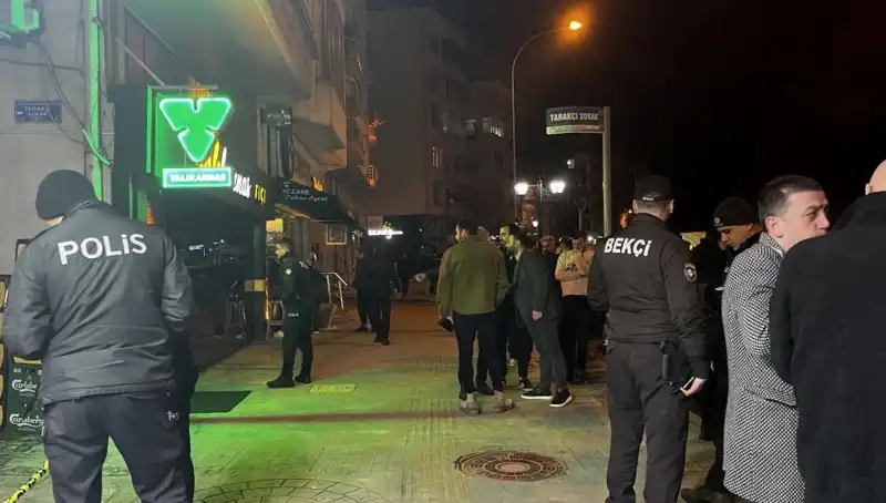Eğlence Mekanında Silahlı Saldırı: Geceye Kan Sızdı!