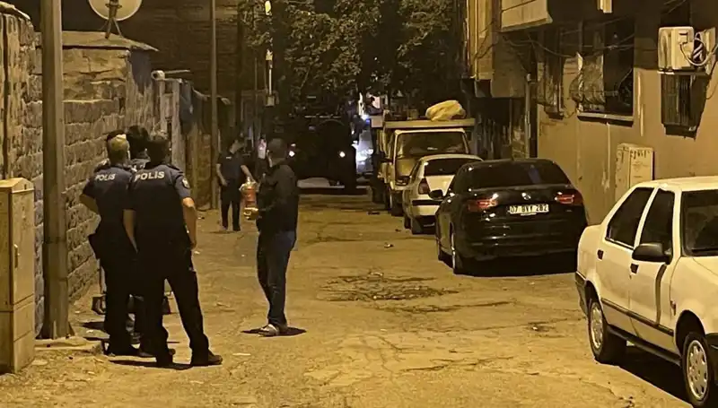 Polisten Kaçmaya Çalışırken Silahlı Çatışmaya Giren Şahıs Yakalandı