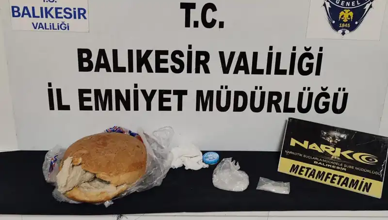 Uyuşturucu Kaçakçılığında Yeni Yöntem: Ekmeğin İçine Gizli Paketler