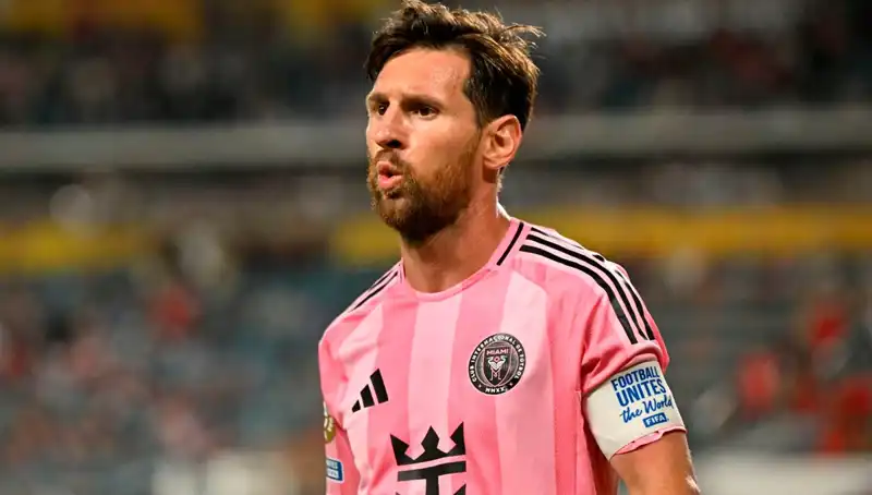 Messi İlk Maçında Beraberlik: Son Dakikada Direkten Dönen Şut Şaşkınlık Yarattı