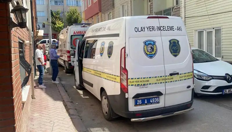 İki Çocuk Babası Adamın Evinde Ölü Bulunması Gizemini Koruyor