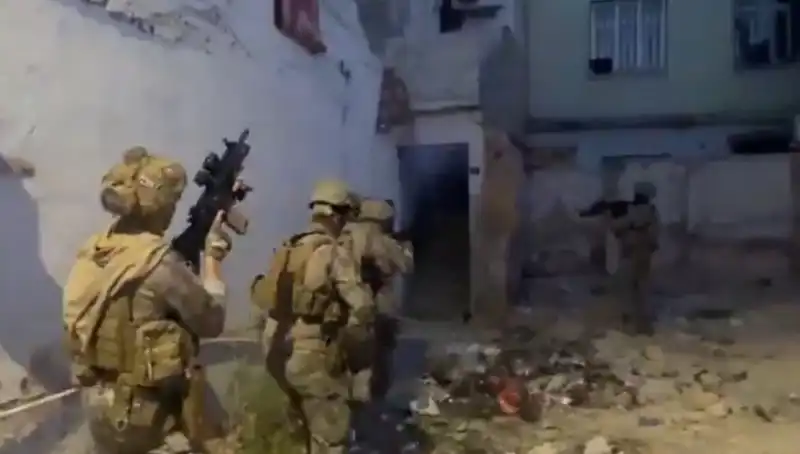 Türkiye genelinde dev uyuşturucu operasyonu: 2 bin 311 kişi yakalandı!