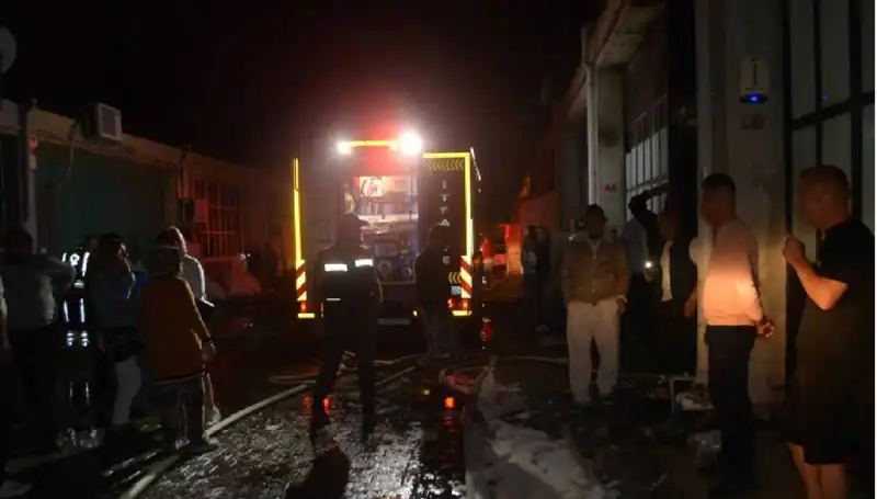 Gözlük Fabrikasında Çıkan Yangın Korkuttu, Kısa Sürede Kontrol Altına Alındı