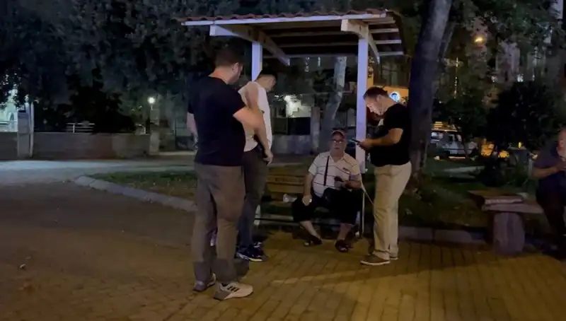 Görme Kaybı Olan Adamın Telefonunu Çalan Hırsızlar Yakalandı!