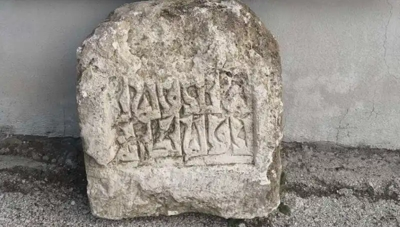 Adana’da Tarihi Eser Operasyonu: Kaçakçılar Çökerildi, Değerli Eşyalara El Konuldu!