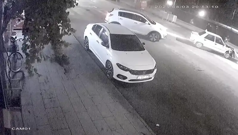 Yaya Geçidinde Hayat Kurtaran An: Arkadan Çarpma Kazası