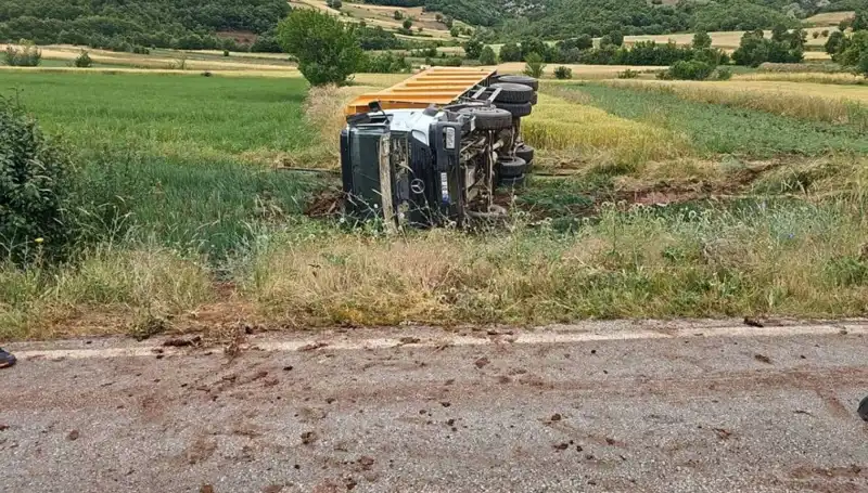 Tokat’ta Dehşet Veren Kaza: Devrilen Kamyonda Acı Son!