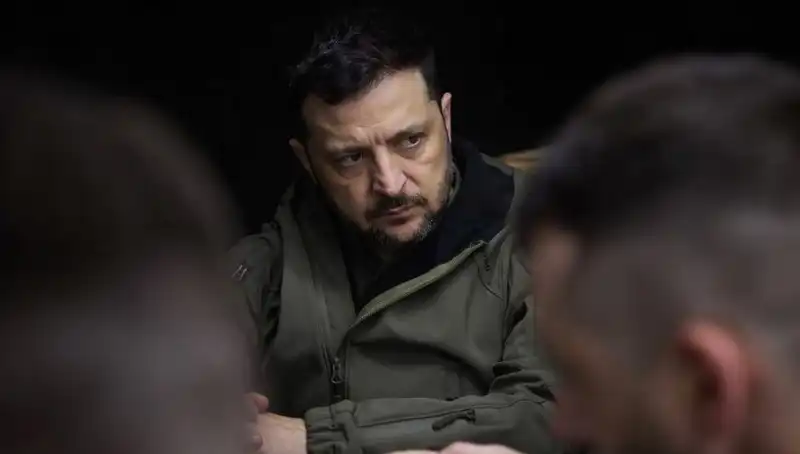 Zelenski: NATO Üyesi Olmanın Önündeki Nadir Element Sorunu