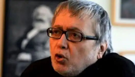 Hikmet Çetinkaya: Türkiye'nin Efsanevi Şairi ve Yazarının Hayatı