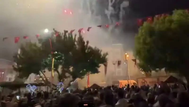 Havai Fişek Gösterisi Sonrası Hastanelik Olma Vakaları Artıyor!