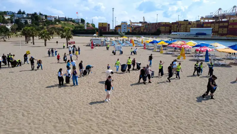 Plajlarda Temizlik Mobilizasyonu: Doğanın Korunması İçin Hareket Zamanı