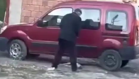 Sokak Ortasında Bir Köpeğe Uygulanan Şiddet Olayı Tüm Türkiye’yi Sarstı