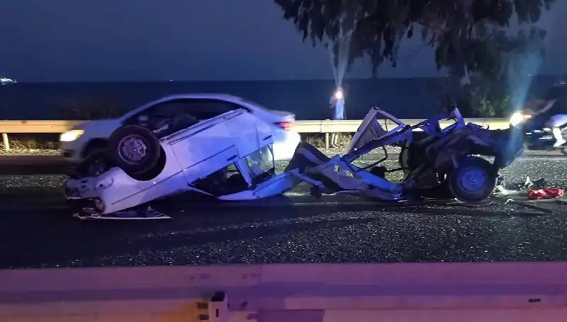 İkiye Bölünen Otomobilin Feci Kazasında 1 Ölü, 1 Yaralı