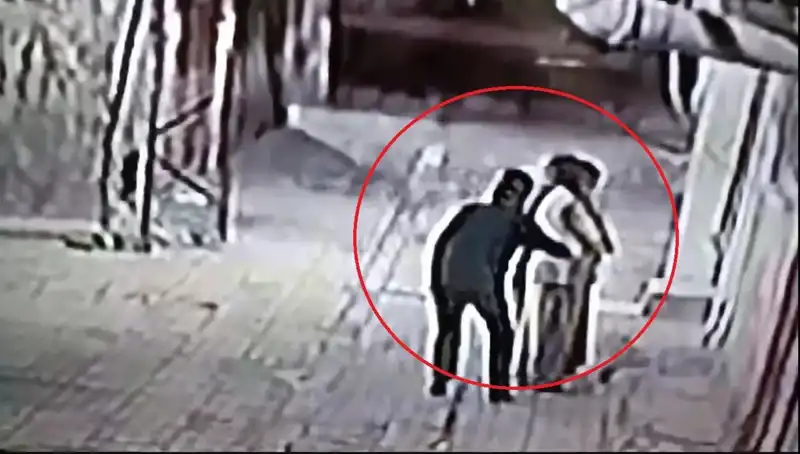 Kapkaççılara Sürpriz Operasyon: Polisi Pazarcı ve Simitçi Kılığına Girerek Yakaladı