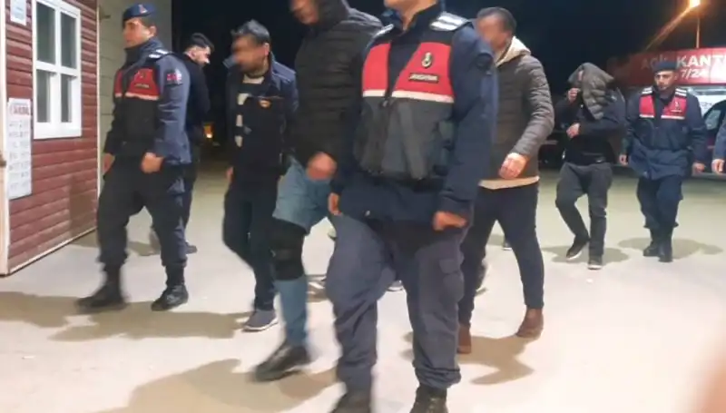 Bağ Evinde Uyuşturucu Partisi: Operasyonda 20 Gözaltı