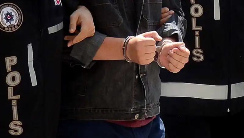 Kayseri’de Yasa Dışı Silah Ticaretine Geçit Yok: 2 Zanlı Yakalandı!