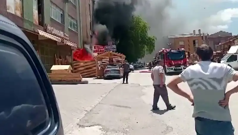 Ankara'da Yangın Felaketi: İş Yerleri Alev Alev Yandı