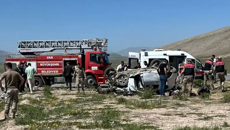 Van'da Faciaya Yol Açan Kaza: 4 Kişi Hayatını Kaybetti