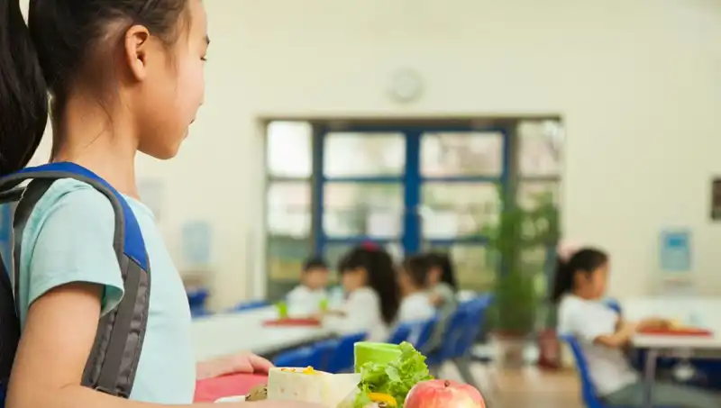 İspanya Obeziteyle Mücadelede Radikal Adım Attı: Yağlı Yiyecekler Menülerden Çıktı!
