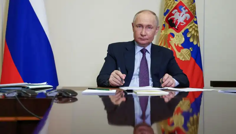 Putin, Esad'ı Suriye'den Koltukta Bırakacak mı?