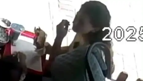 Sıra Dışı Olay: Saçını Koparıp Tostunun İçine Koydu!