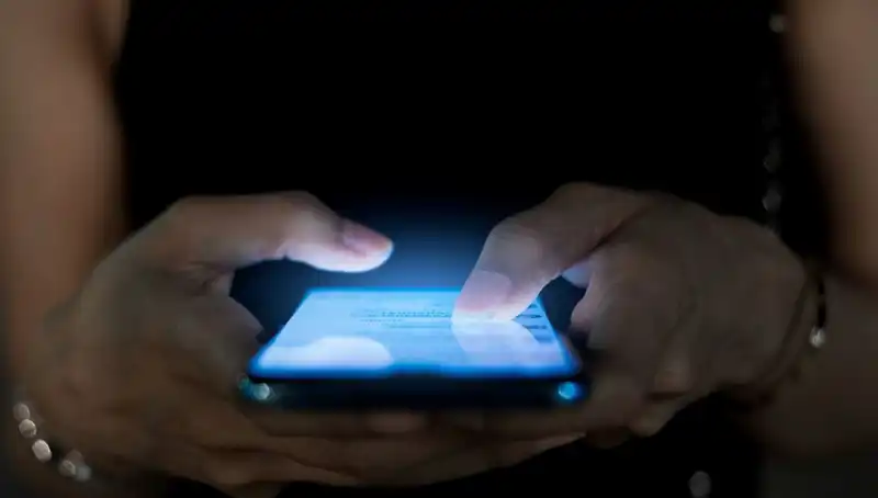 Narsisizm Belirtisi Olarak Telefon Alışkanlığı: Psikologlar Açıklıyor