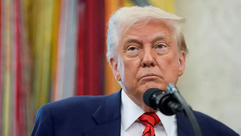 Trump'ın G7 Zirvesinden Erken Ayrılışının Ardındaki Gizemli Sebepler
